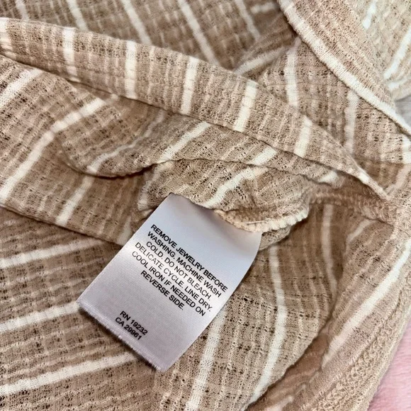 Alfred Dunner Cream White Petite Medium Latte Stripe Twinset Top w/ Necklace NWT - Picture 6 of 12